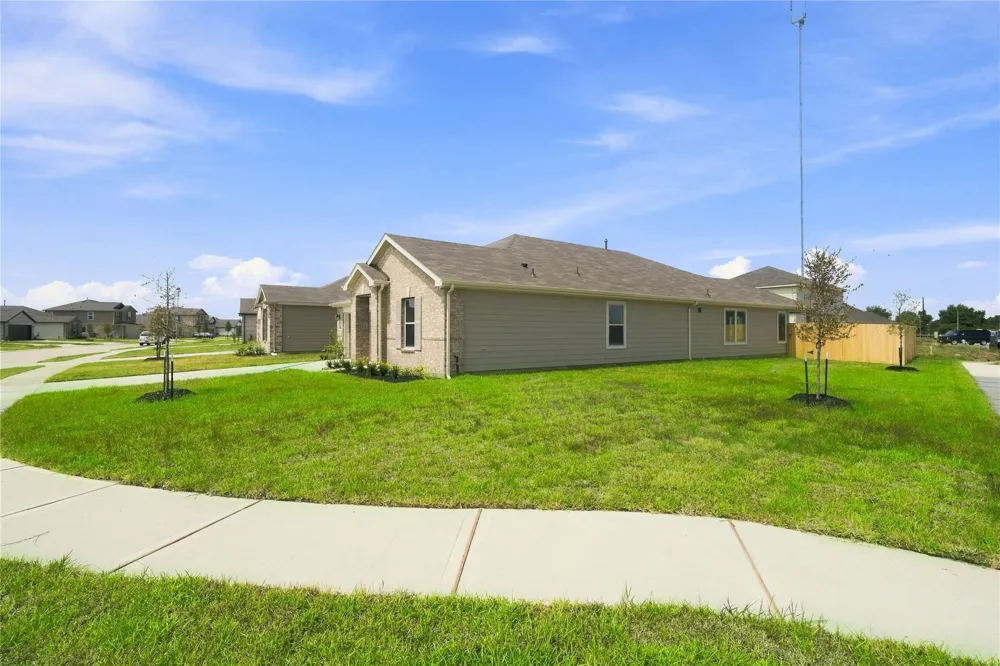 2902 Dardanos Lane Fresno, TX 77545