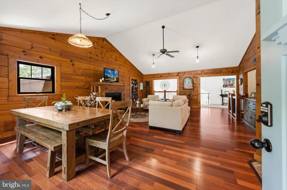3967 HIDDEN VALLEY LANE Linden, VA 22642