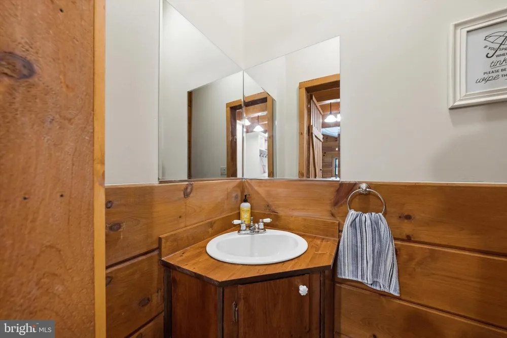 3967 HIDDEN VALLEY LANE Linden, VA 22642