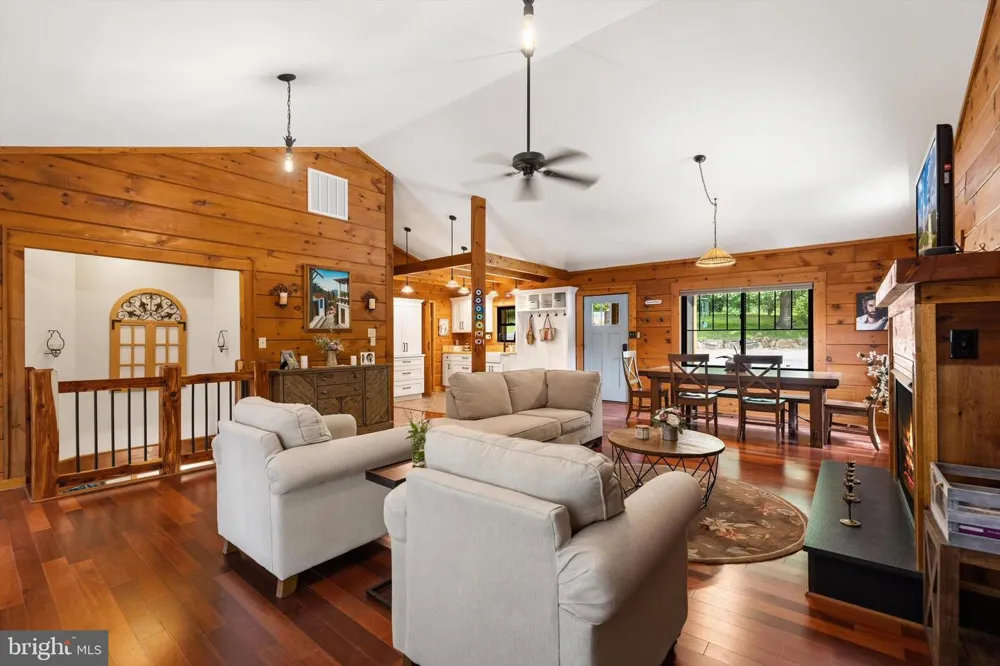3967 HIDDEN VALLEY LANE Linden, VA 22642