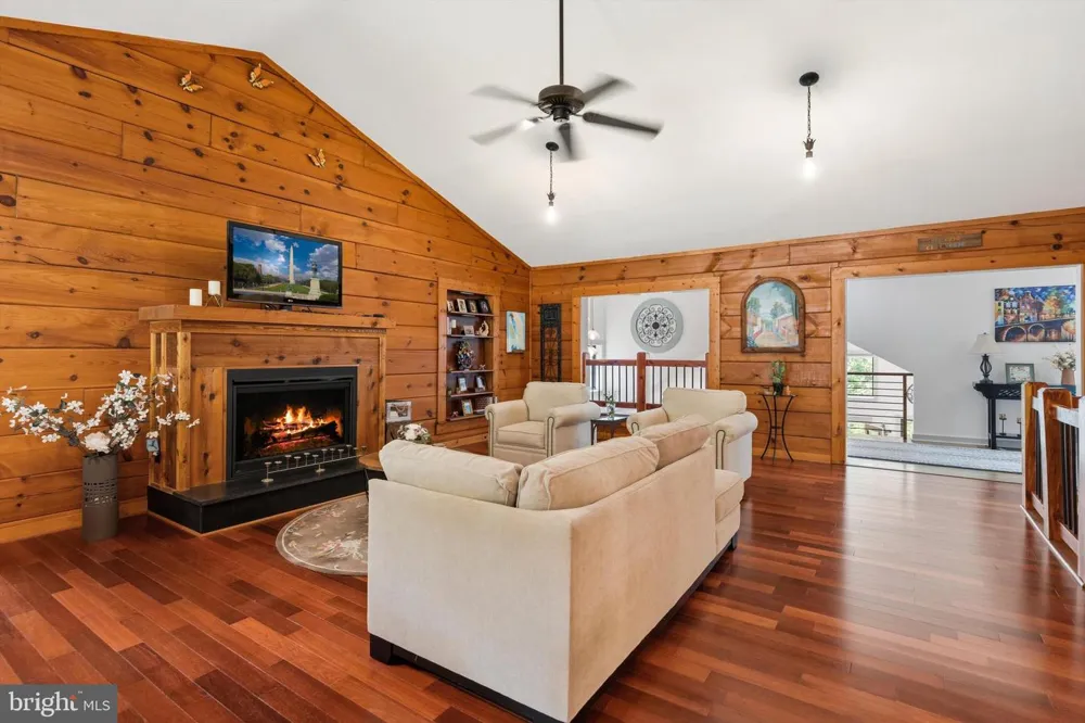 3967 HIDDEN VALLEY LANE Linden, VA 22642