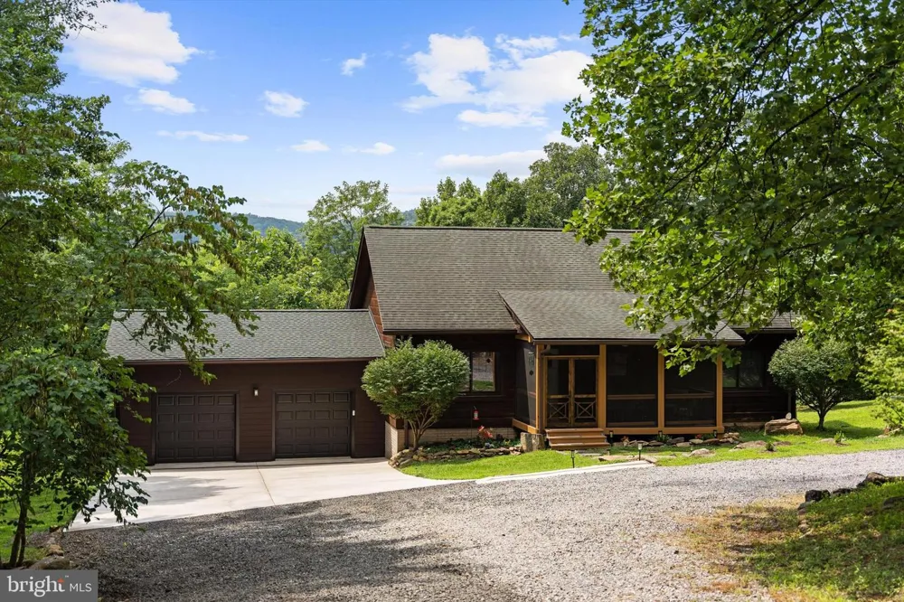 3967 HIDDEN VALLEY LANE Linden, VA 22642