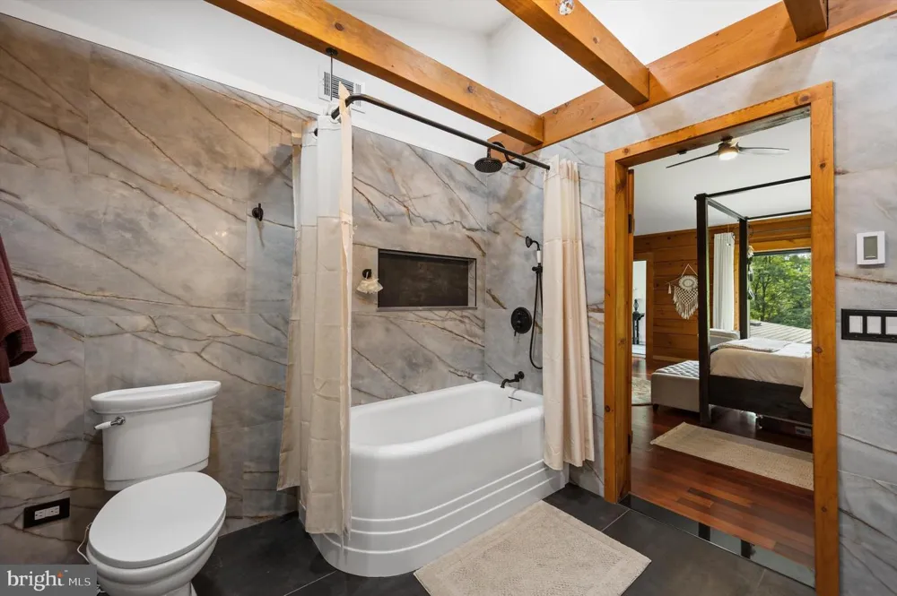 3967 HIDDEN VALLEY LANE Linden, VA 22642