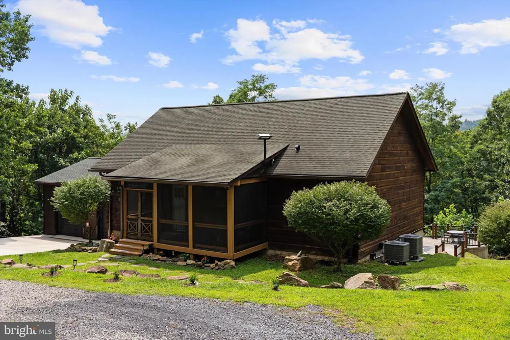 3967 HIDDEN VALLEY LANE Linden, VA 22642
