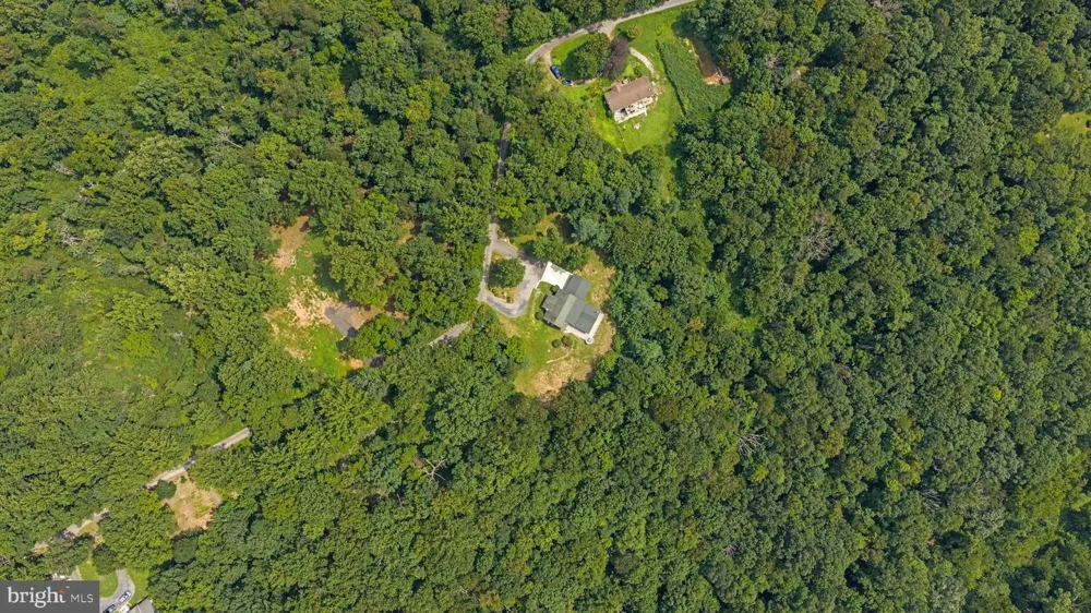 3967 HIDDEN VALLEY LANE Linden, VA 22642