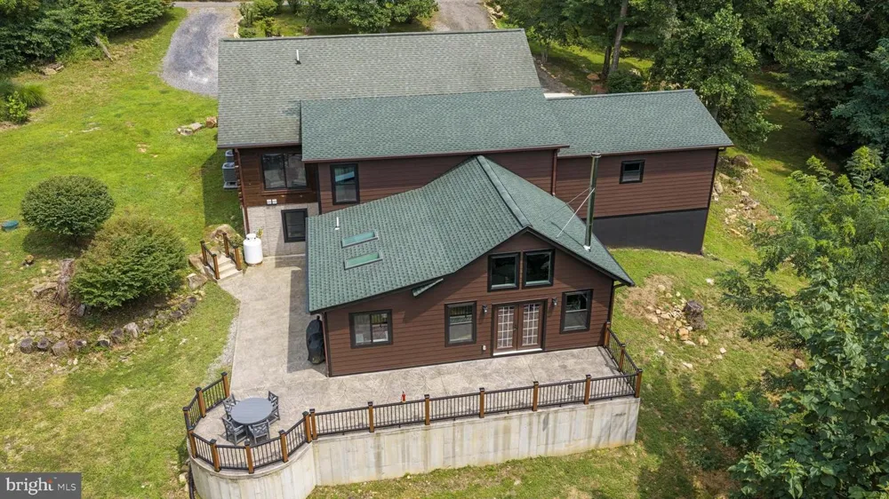 3967 HIDDEN VALLEY LANE Linden, VA 22642