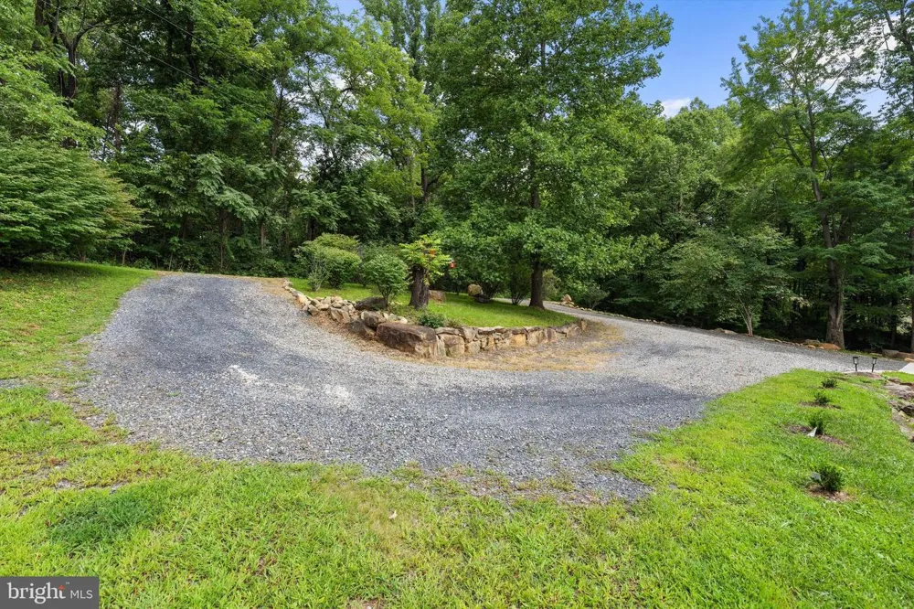 3967 HIDDEN VALLEY LANE Linden, VA 22642