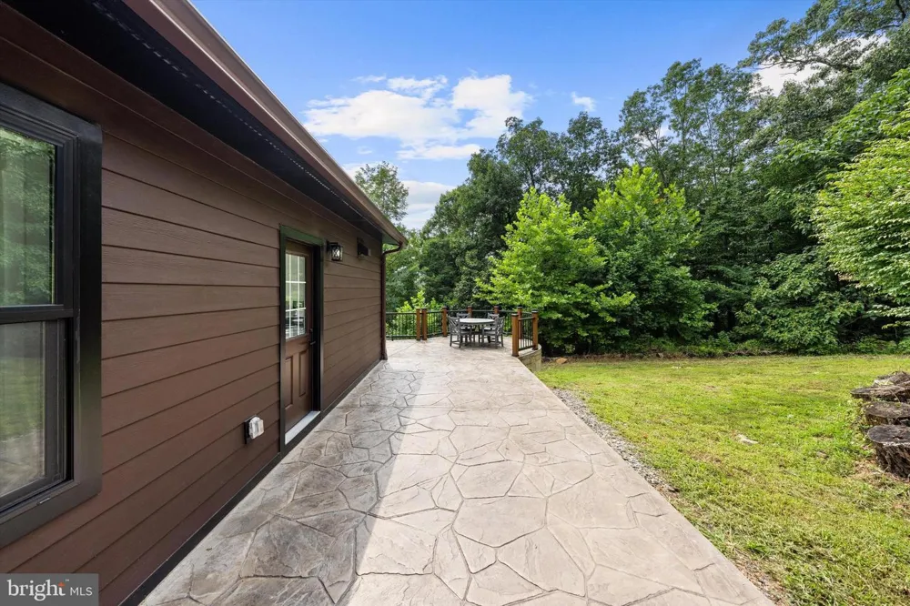 3967 HIDDEN VALLEY LANE Linden, VA 22642