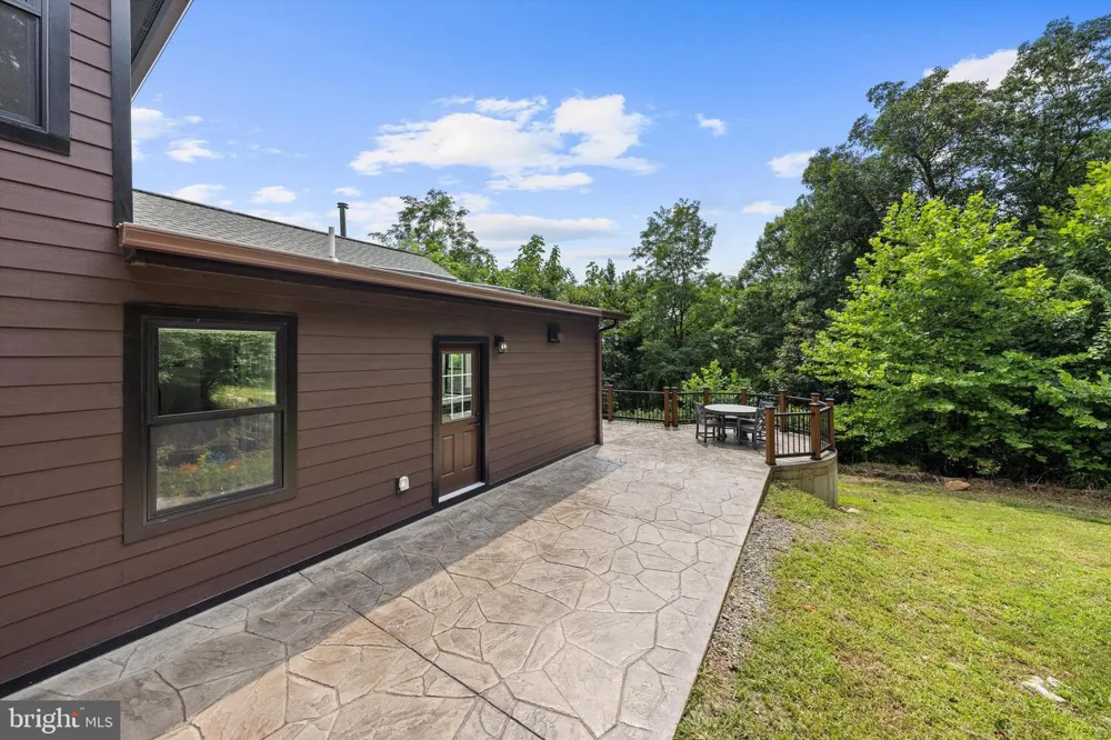 3967 HIDDEN VALLEY LANE Linden, VA 22642