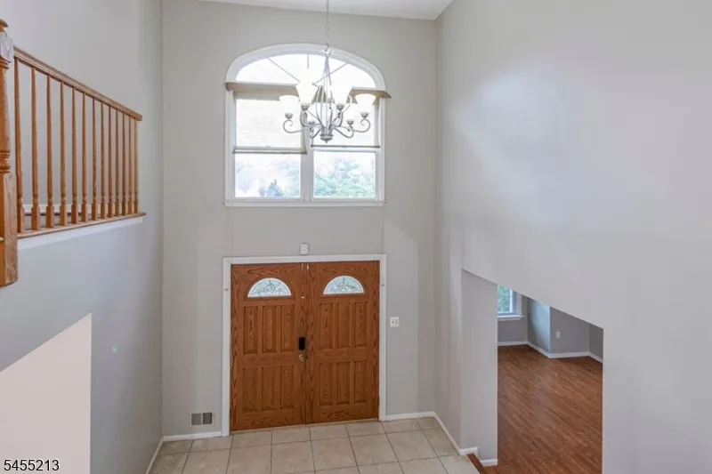 9 Chipwood Ln North Brunswick, NJ 08902