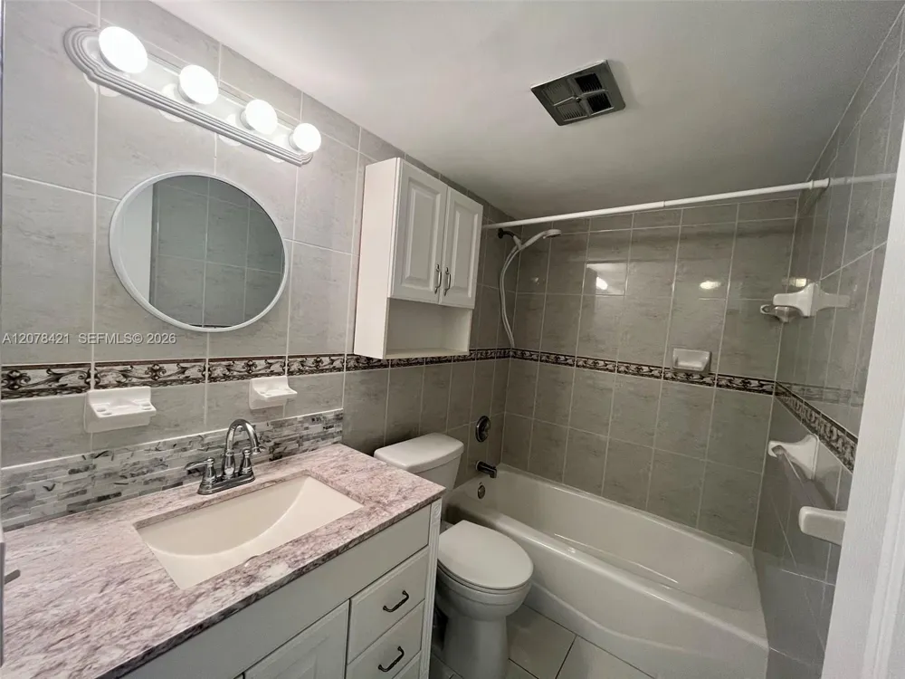 581 Blue Heron Dr #212-B Hallandale Beach, FL 33009