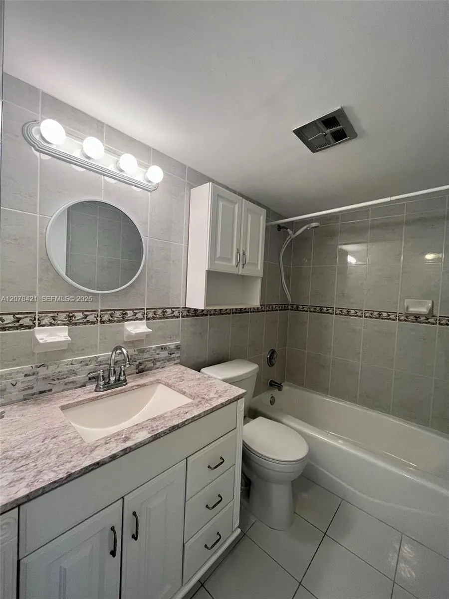 581 Blue Heron Dr #212-B Hallandale Beach, FL 33009