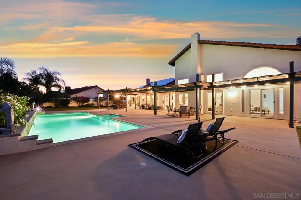 12893 Palisades Court Poway, CA 92064