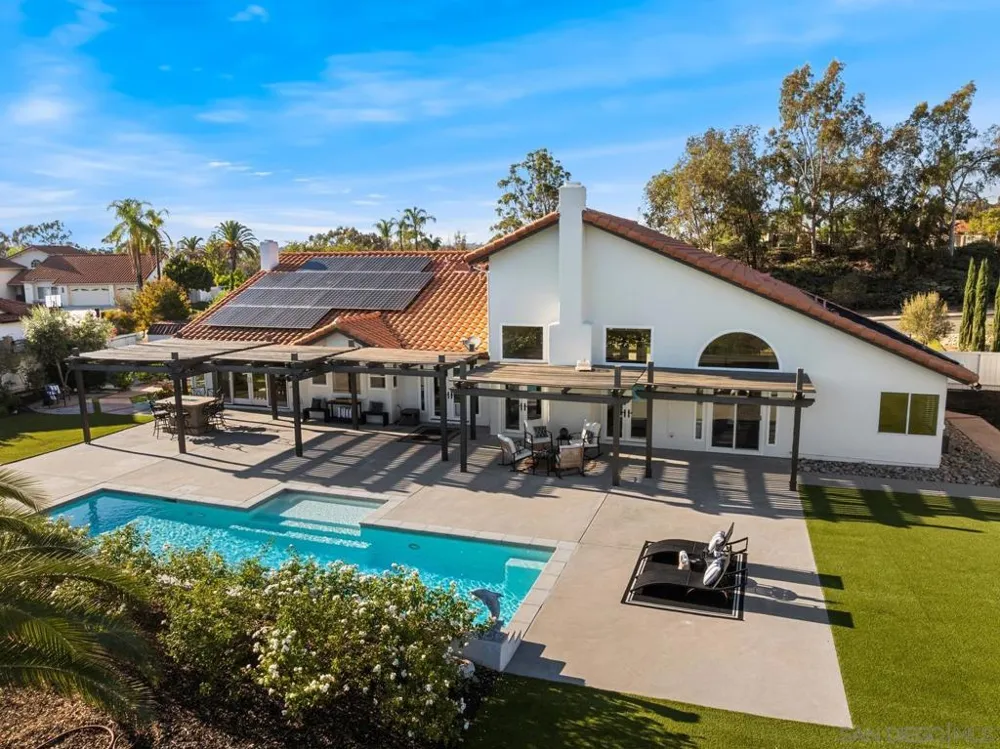 12893 Palisades Court Poway, CA 92064