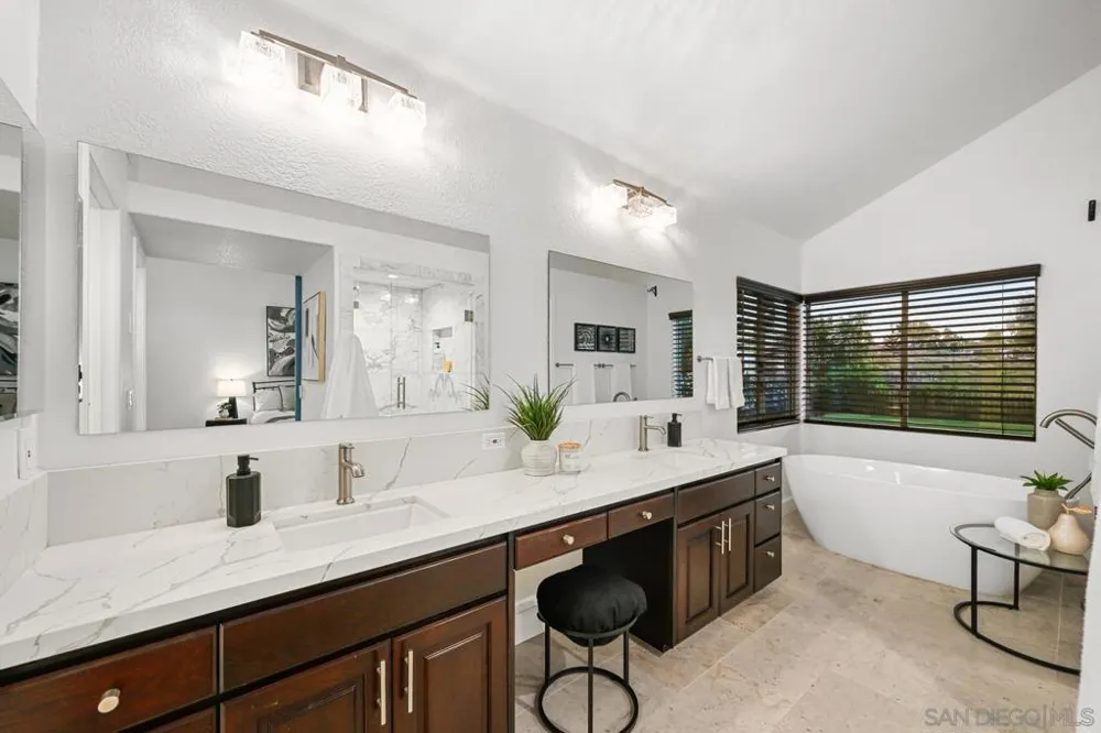 12893 Palisades Court Poway, CA 92064