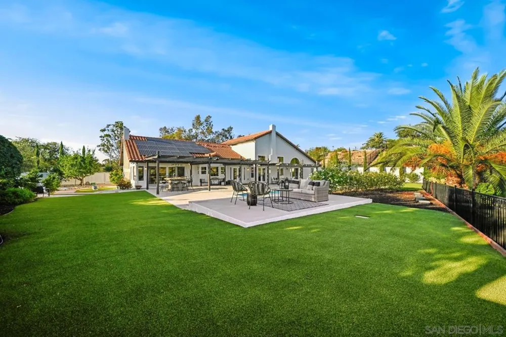 12893 Palisades Court Poway, CA 92064