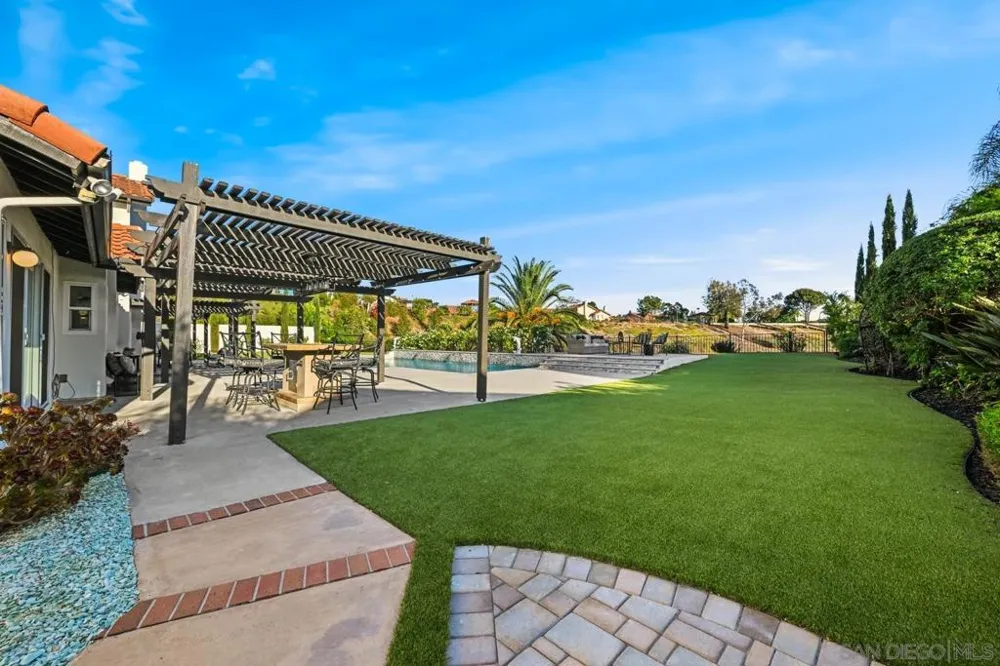 12893 Palisades Court Poway, CA 92064