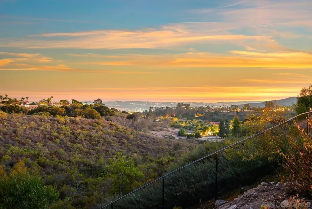 12893 Palisades Court Poway, CA 92064