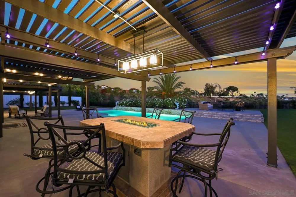 12893 Palisades Court Poway, CA 92064