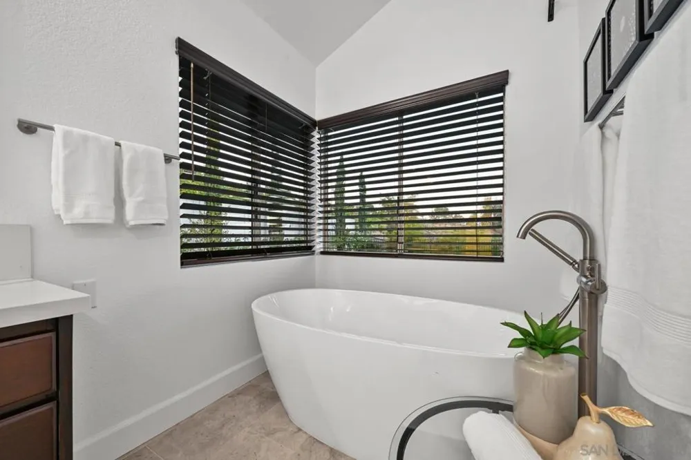 12893 Palisades Court Poway, CA 92064