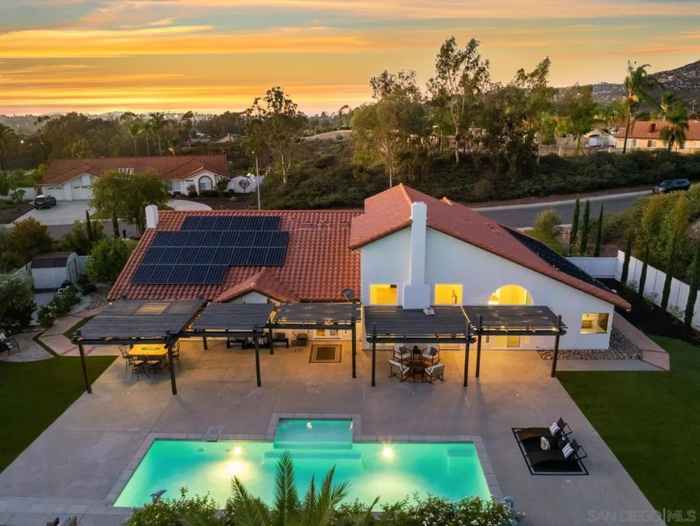 12893 Palisades Court Poway, CA 92064