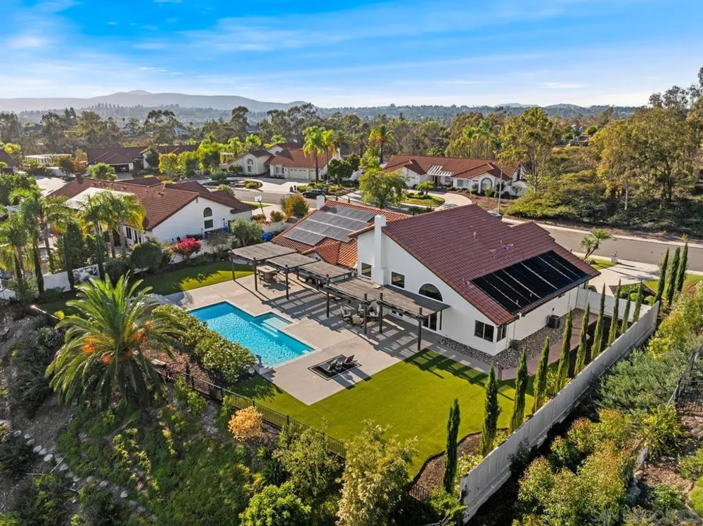 12893 Palisades Court Poway, CA 92064