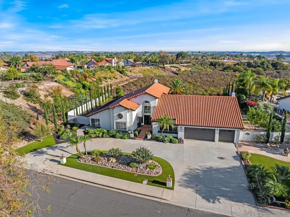 12893 Palisades Court Poway, CA 92064