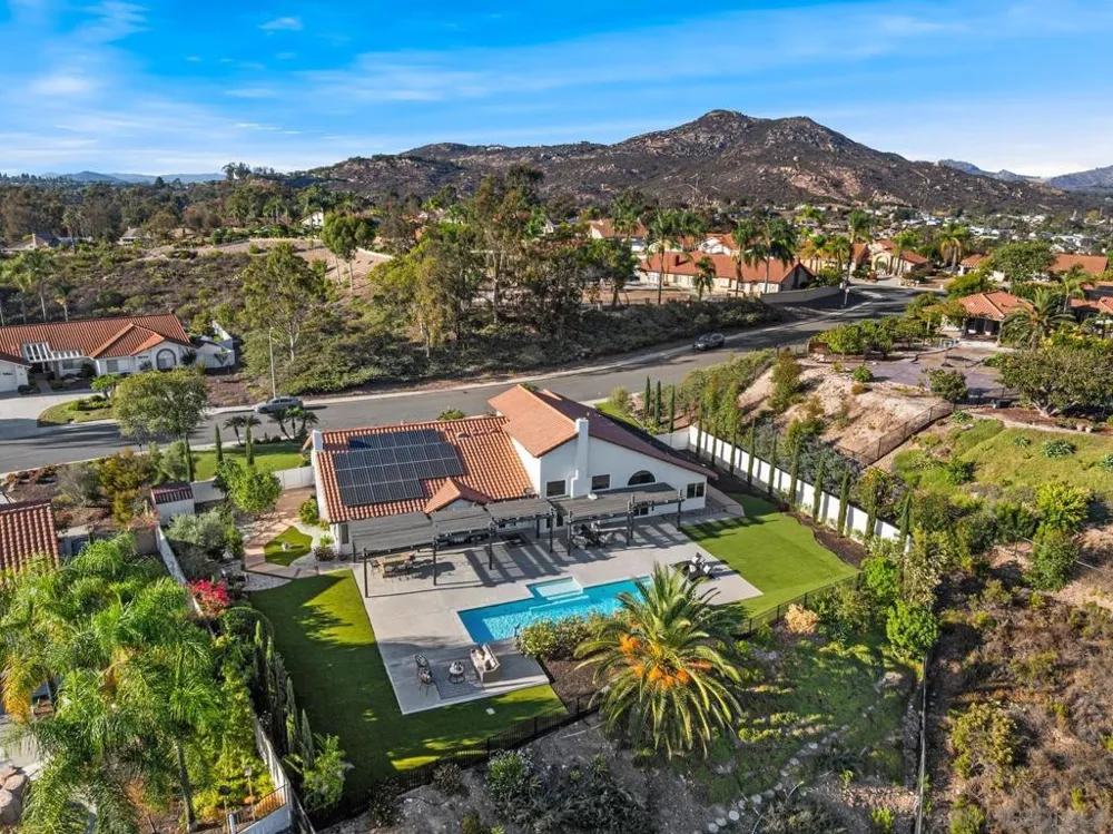 12893 Palisades Court Poway, CA 92064