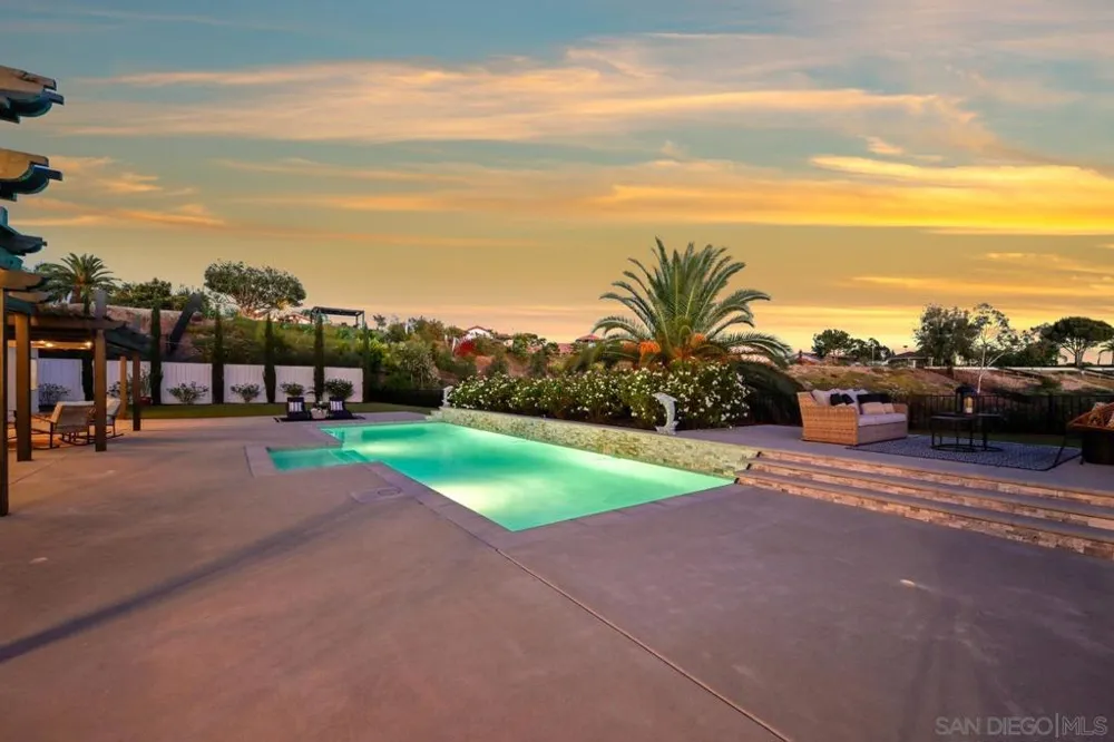 12893 Palisades Court Poway, CA 92064