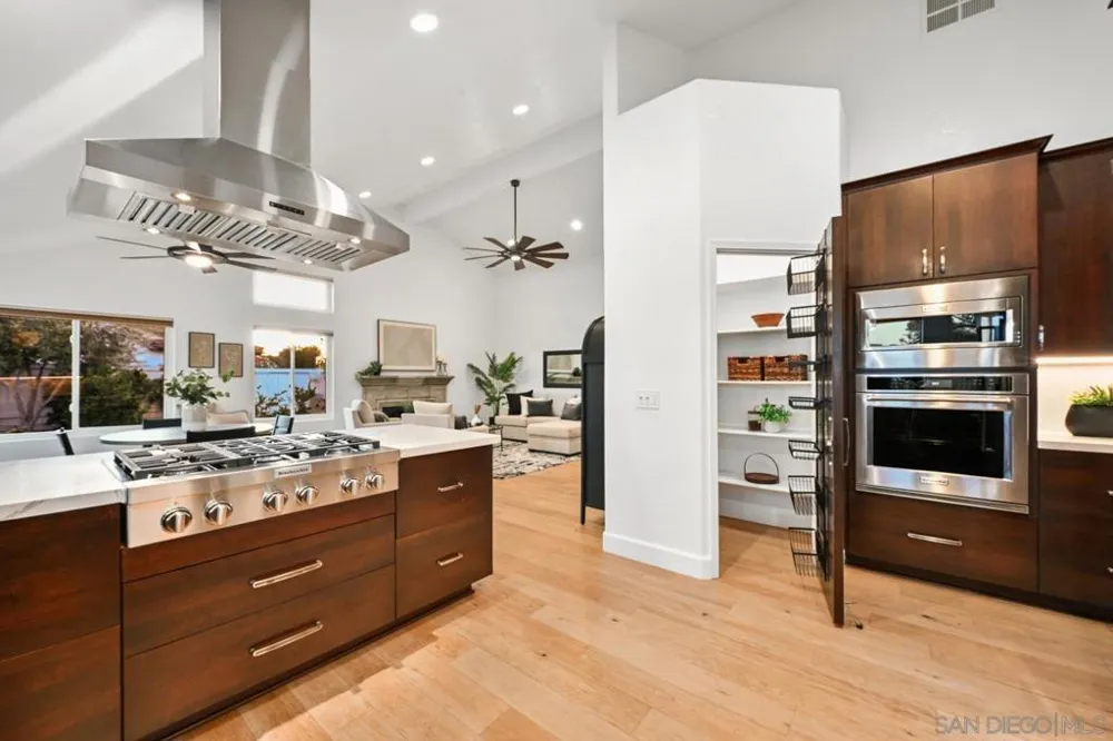 12893 Palisades Court Poway, CA 92064