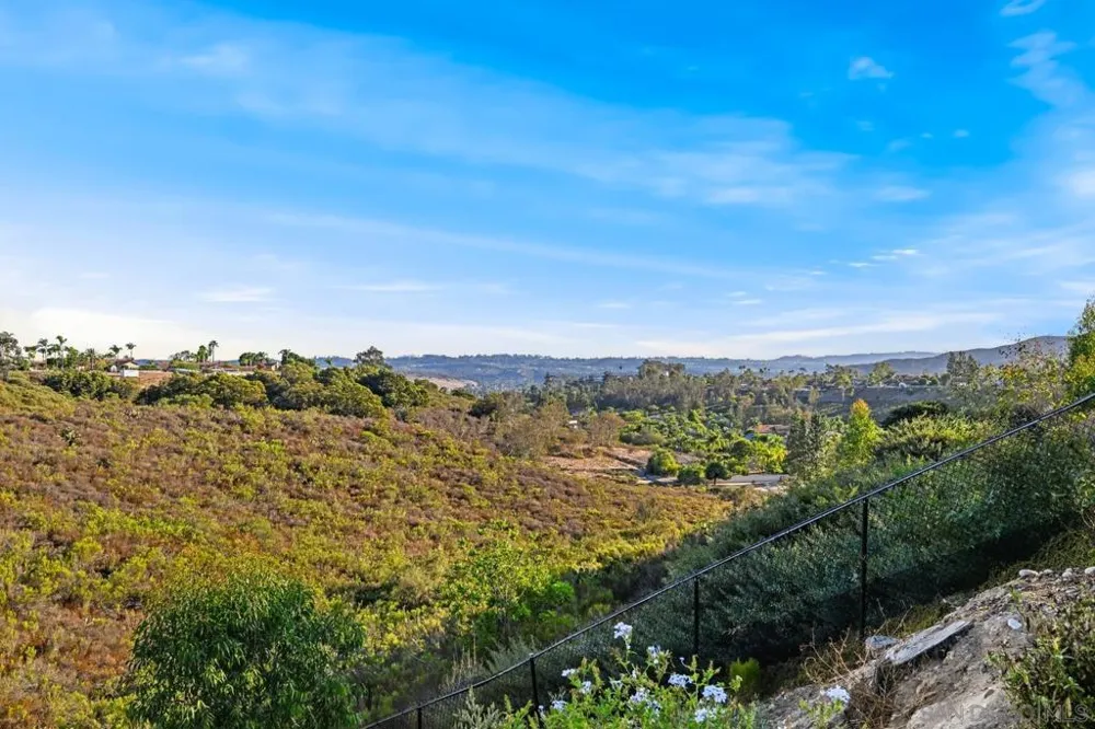 12893 Palisades Court Poway, CA 92064