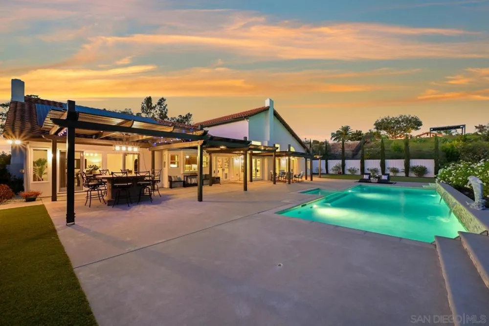 12893 Palisades Court Poway, CA 92064