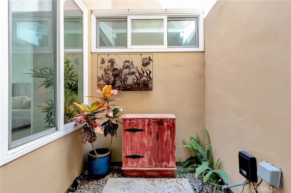 6062 Eaglecrest Drive Huntington Beach, CA 92648