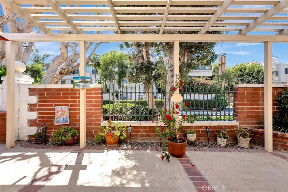 6062 Eaglecrest Drive Huntington Beach, CA 92648