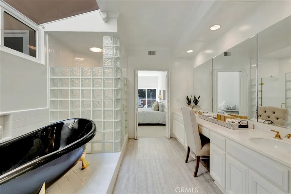 6062 Eaglecrest Drive Huntington Beach, CA 92648