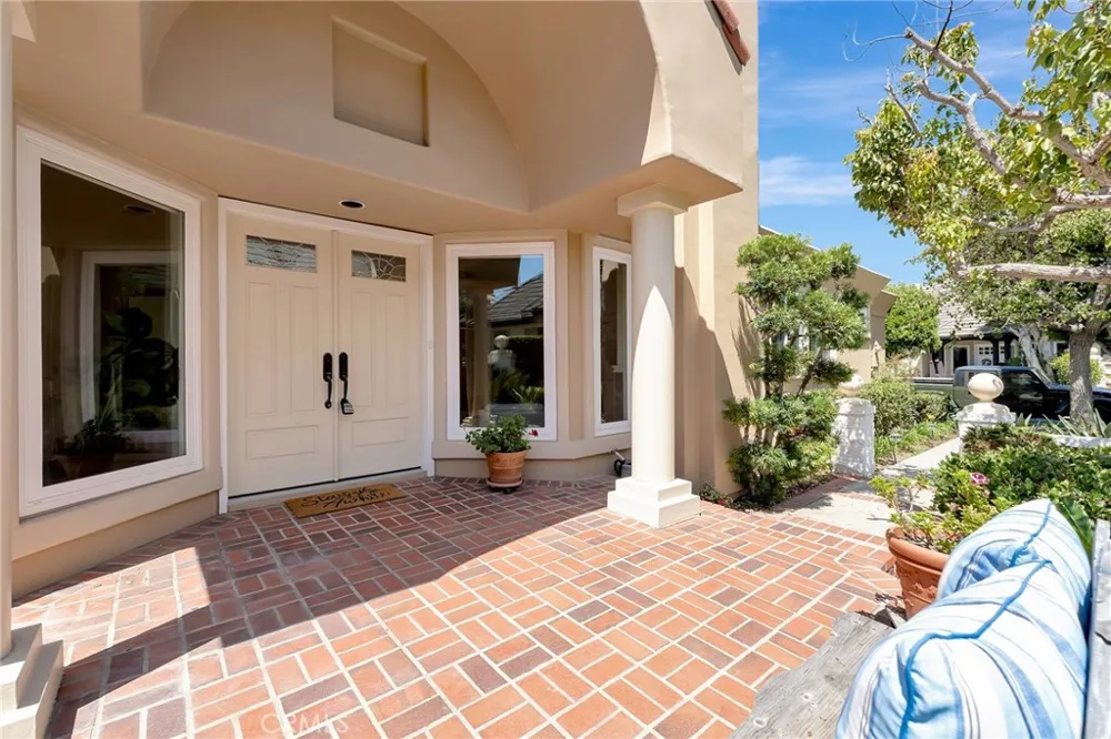 6062 Eaglecrest Drive Huntington Beach, CA 92648