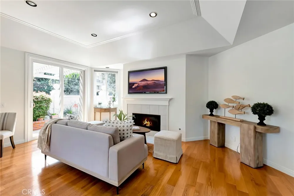 6062 Eaglecrest Drive Huntington Beach, CA 92648