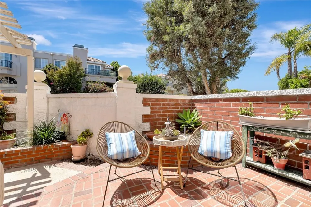 6062 Eaglecrest Drive Huntington Beach, CA 92648