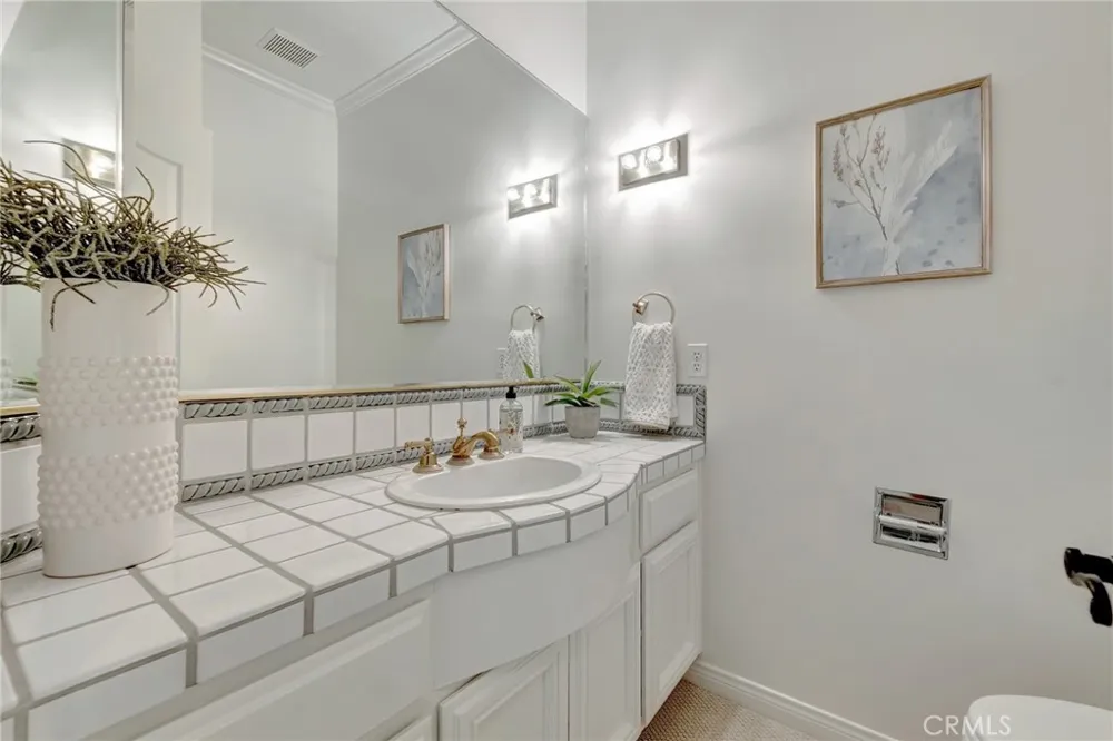 6062 Eaglecrest Drive Huntington Beach, CA 92648