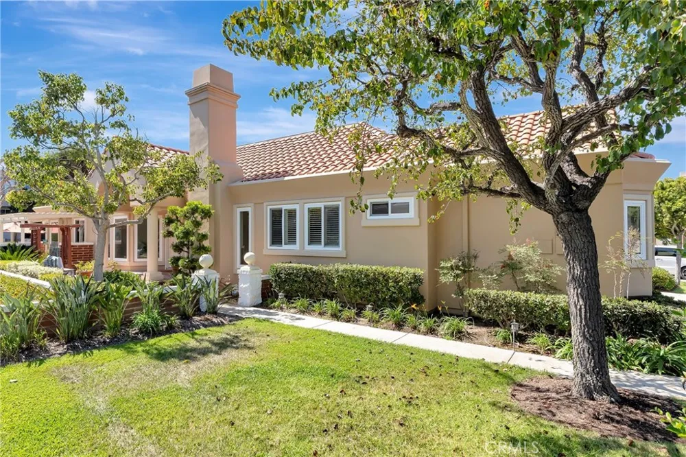 6062 Eaglecrest Drive Huntington Beach, CA 92648