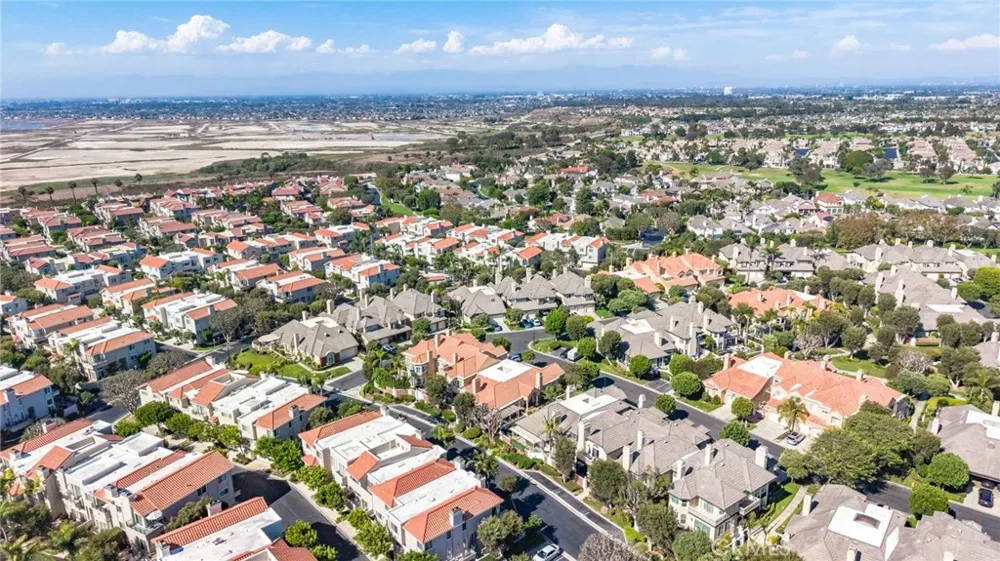 6062 Eaglecrest Drive Huntington Beach, CA 92648