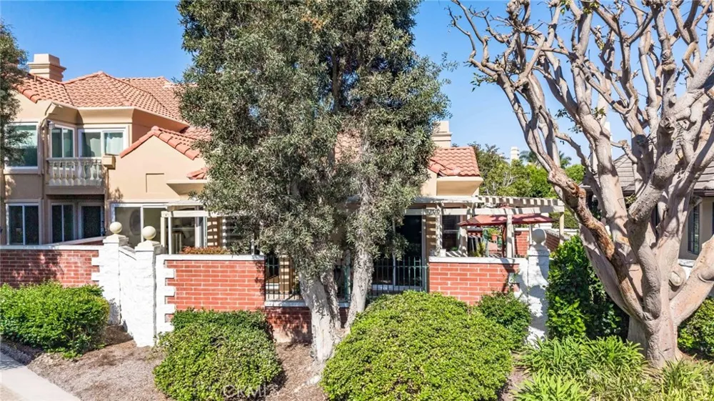 6062 Eaglecrest Drive Huntington Beach, CA 92648