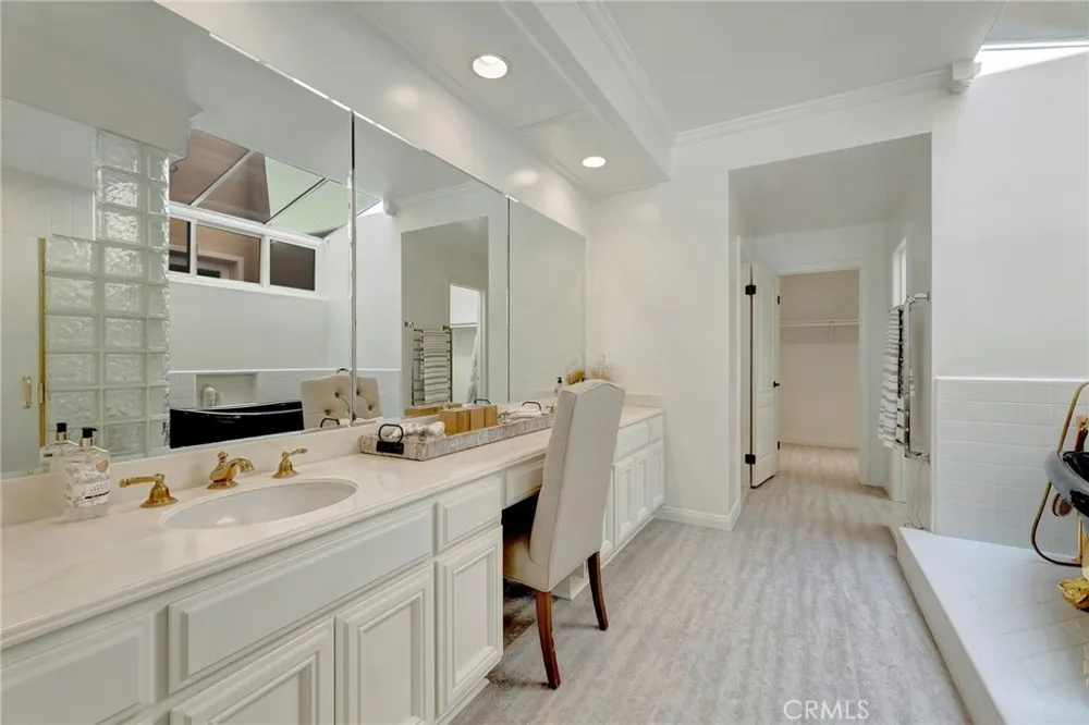 6062 Eaglecrest Drive Huntington Beach, CA 92648