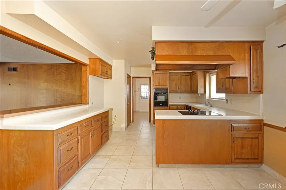 8635 Muller Downey, CA 90241