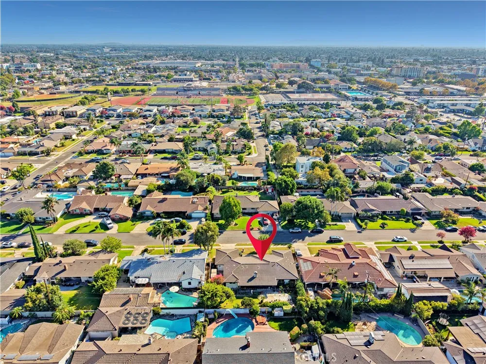 8635 Muller Downey, CA 90241