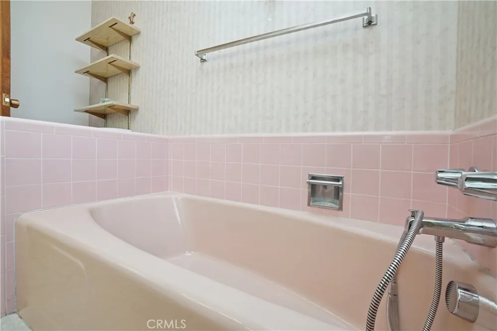 8635 Muller Downey, CA 90241