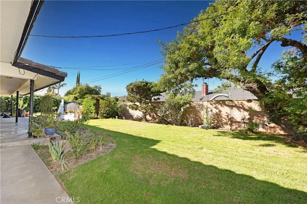 8635 Muller Downey, CA 90241