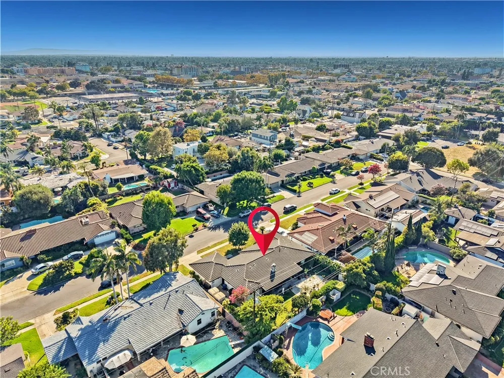8635 Muller Downey, CA 90241