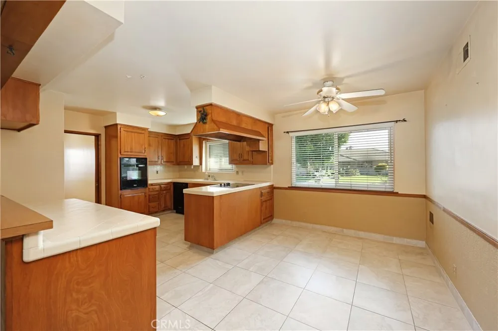 8635 Muller Downey, CA 90241