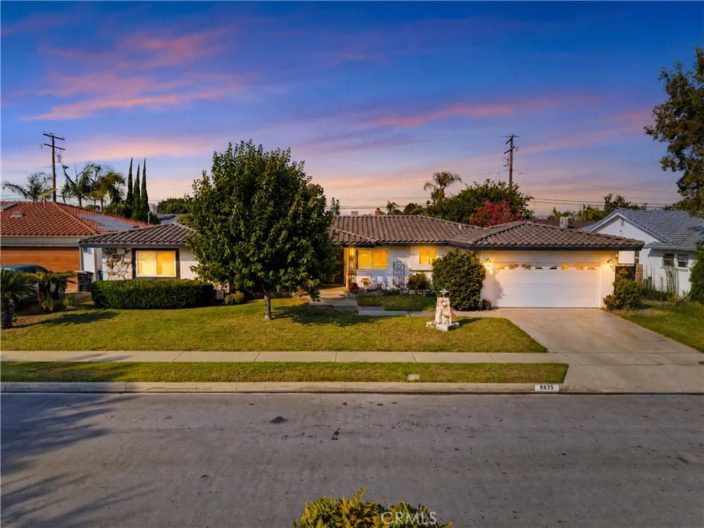 8635 Muller Downey, CA 90241